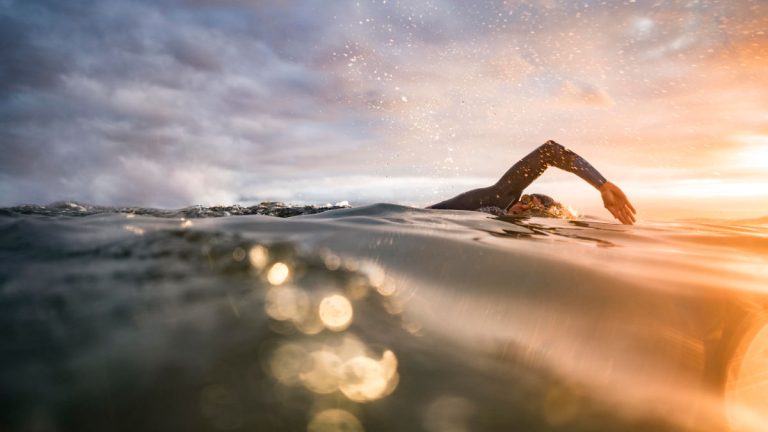 10 Consejos para nadar en aguas abiertas en un triatlón